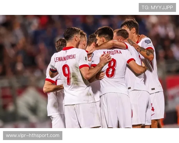 波兰或需靠附加赛逆袭,莱万肩负全队期待 波兰或需靠附加赛逆袭,莱万肩负全队期待