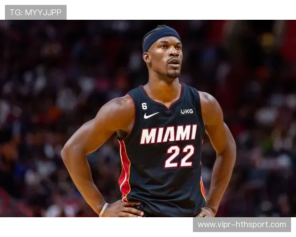 巴特勒篮下强行补篮得手,热火在末节逆转比分 巴特勒篮下强行补篮得手,热火在末节逆转比分